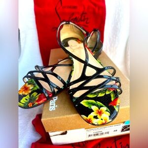 Christian Louboutin OLYDIA FLAT PATENT/CALF
HAWAII,black ,size 38
